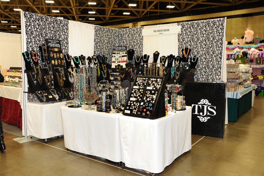 Chi Omega Christmas Market Starts This Week! YouPlusStyle