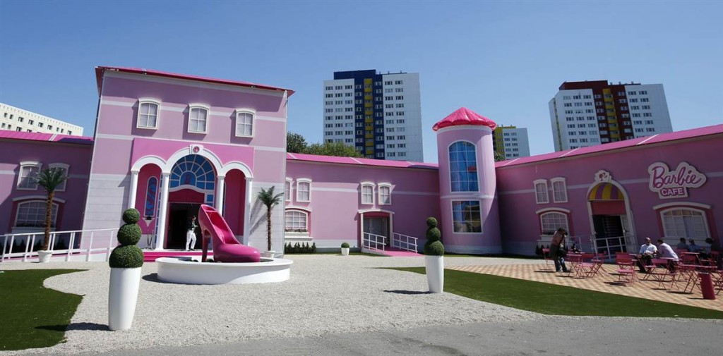 ss-130516-barbie-dreamhouse-01.ss_full